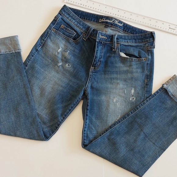 SIZE 6 Universal Thread Jeans - Picture 2 of 8